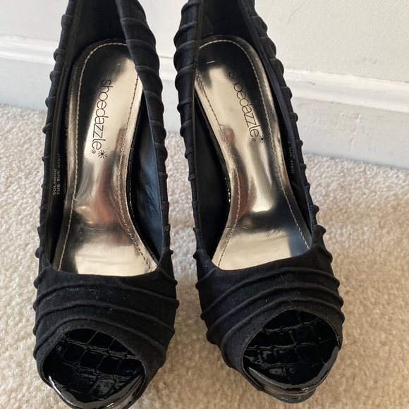 These black and beautiful never worn heels from the Shoedazzle brand. - Picture 2 of 8